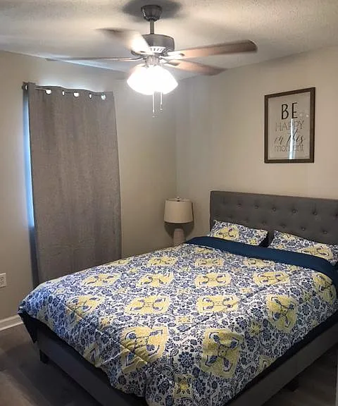 Guest Bed Room - Queen Bed