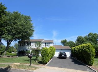 39 Karnell Dr, Piscataway, NJ 08854