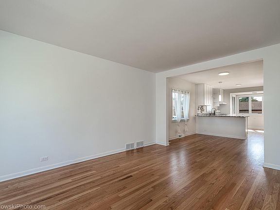 5th image of 5658 S Melvina Ave