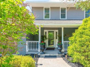 74 Golf Links Rd, Halifax, NS B4A 2J3