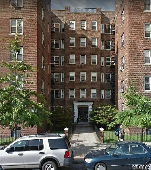 1st image of 14307 Sanford Ave APT 4E