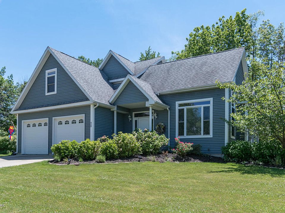 1st image of 82 Osullivan Dr