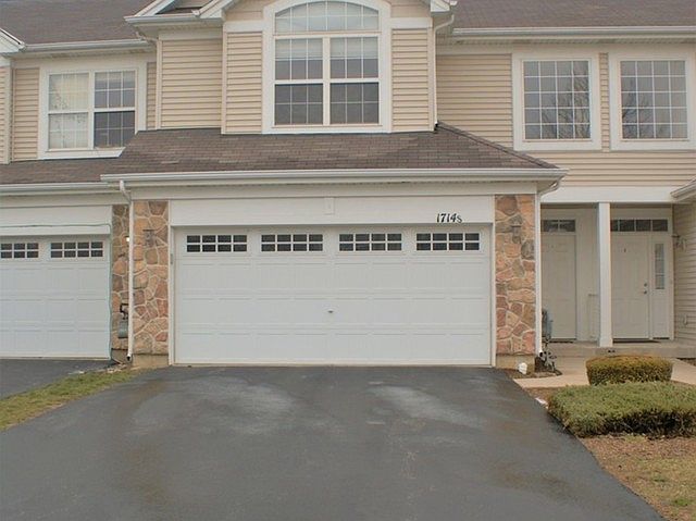 1st image of 1714 Fieldstone Dr S