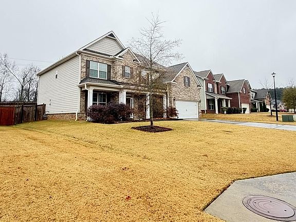 3rd image of 1545 Dahlia Dr