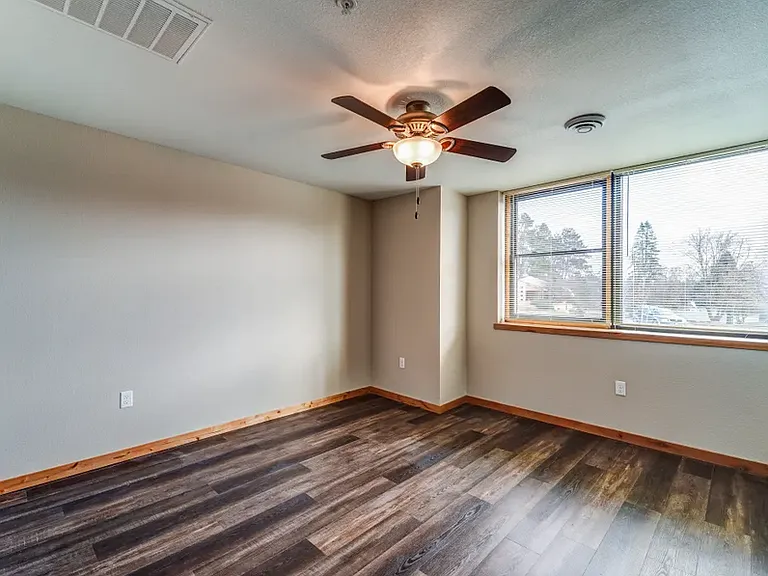 Sunset Place Apartments — Photo 18