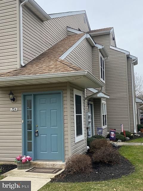 1st image of 704 Briarwood Ct