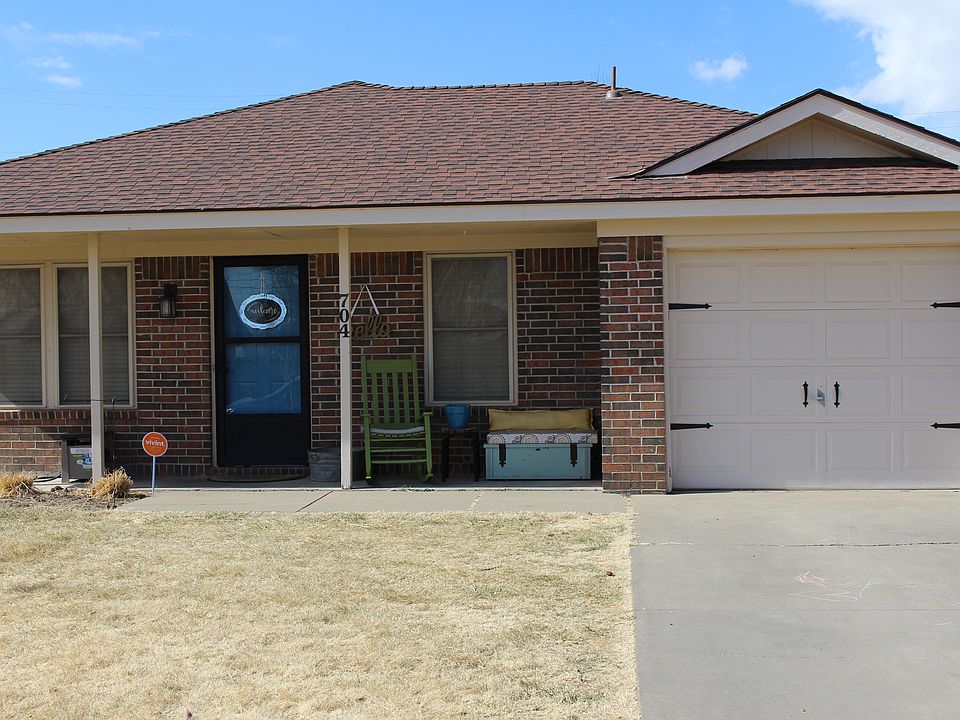 1st image of 704 Wilbanks Dr