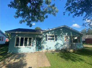 720 S 31st St, Mattoon, IL 61938