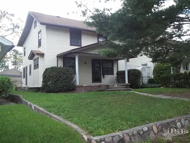 1505 Spring St photo 1