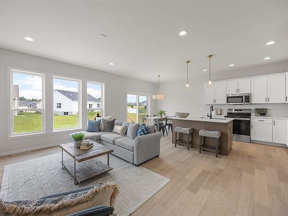 4th image of 8908 Norway Dr NE