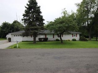109 Bauer Ln, Maryville, IL