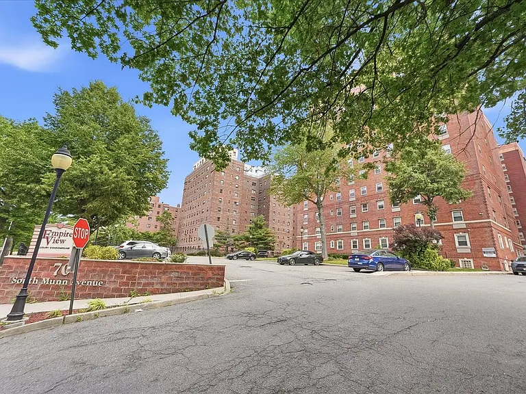 70 S Munn Ave #408 — Photo 4