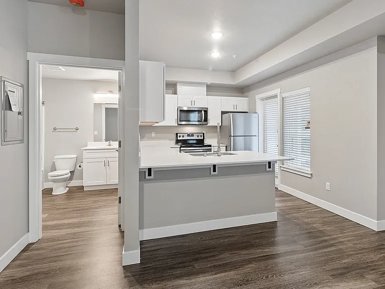 Norpoint Landing Apartments — Photo 31