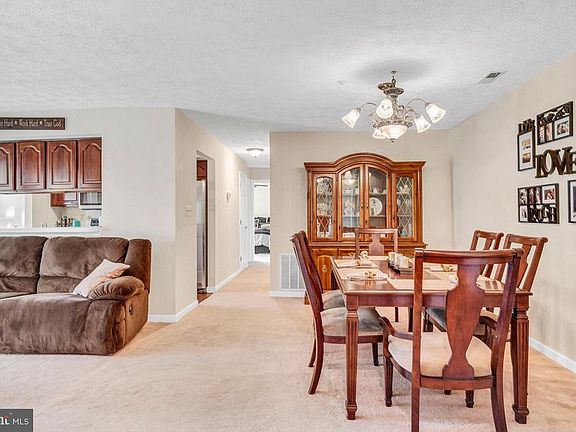 5th image of 1700 Landmark Dr #1L