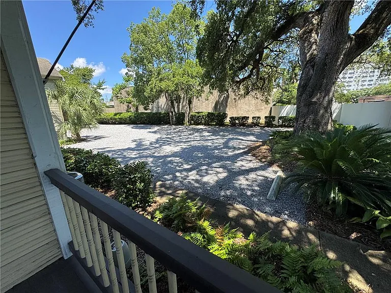 808 Dauphin St #C — Photo 18