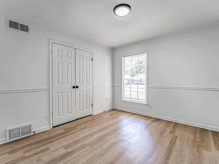 8398 Booneville Dr — Photo 6