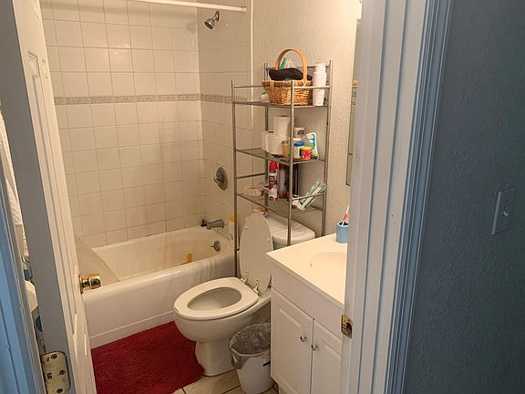 5th image of 2170 Colonial Ave