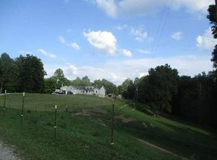 226 Memory Ln, Millstone, WV 25261