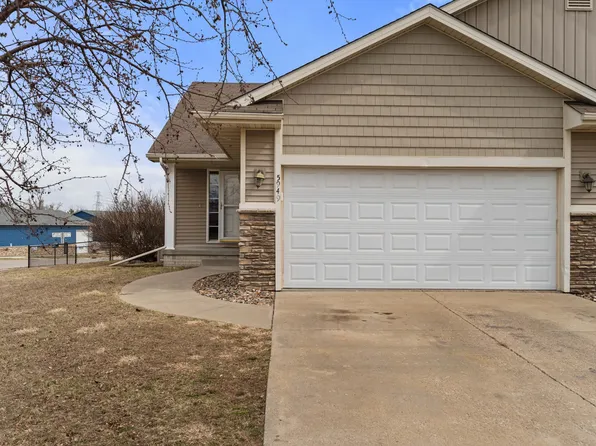 5949 NW 50th St, Johnston, IA 50131