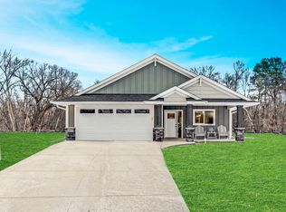 38965 Elm Ct, North Branch, MN 55056
