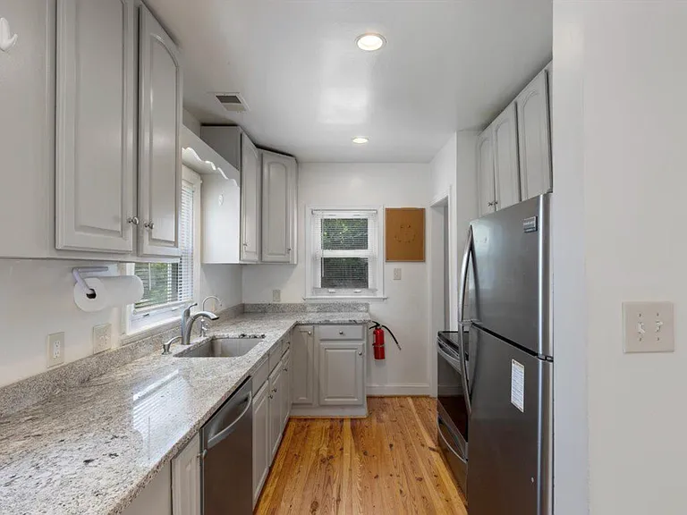 4810 Delaware St — Photo 8
