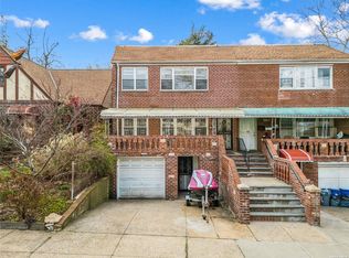 6114 157th St, Flushing, NY 11367