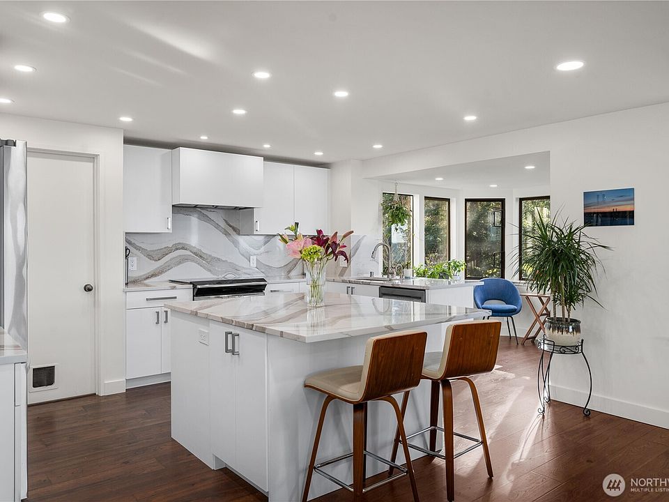 1st image of 3016 N Narrows Drive #301