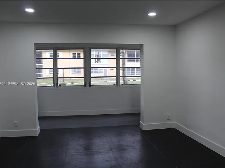 5140 SW 40th Ave #3C — Photo 9