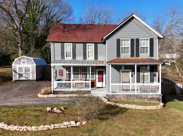 318 Robertson Ave, Tallapoosa, GA 30176