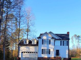 160 Hunters Pointe Dr, Dallas, NC 28034