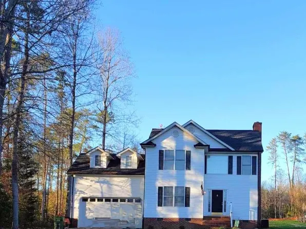 160 Hunters Pointe Dr, Dallas, NC 28034