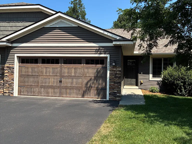 2850 Swallowtail Ct — Photo 2