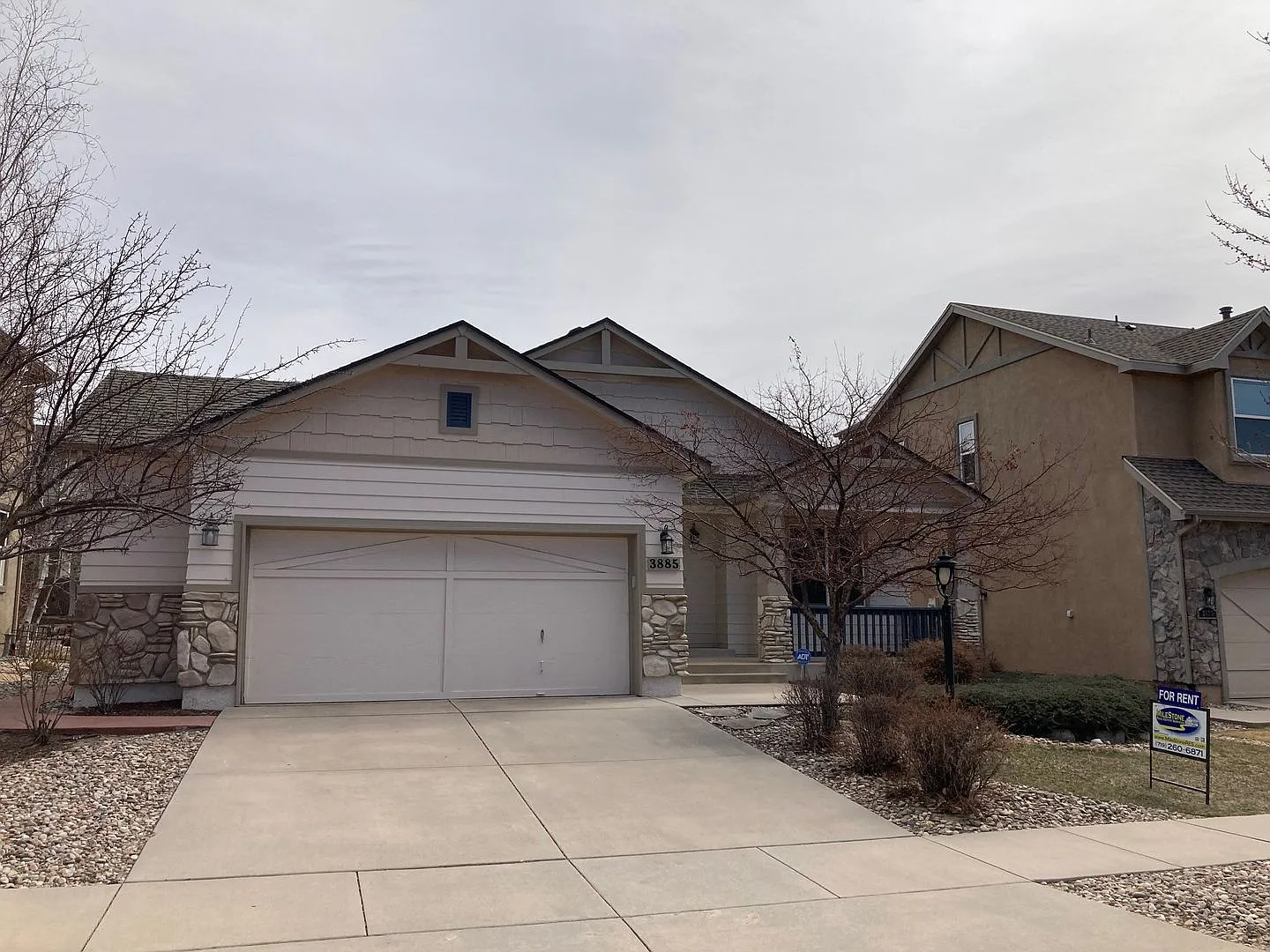 4 Bedroom Ranch Style Home with A/C — Photo 2