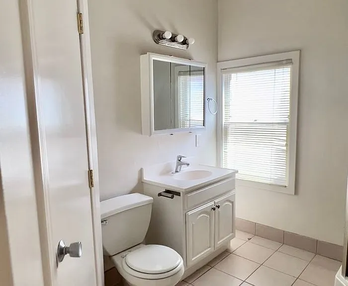 2020 Green St — Photo 9