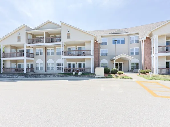 218 Reservoir St Unit 106, Holden, MA 01520