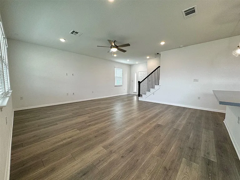 1602 Iberville Dr — Photo 5