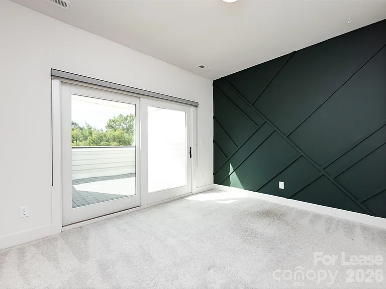 1207 E 36th St #3 — Photo 34
