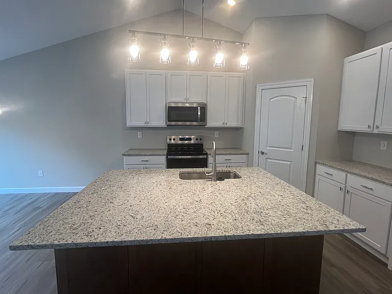 10720 Trenton Ln — Photo 20