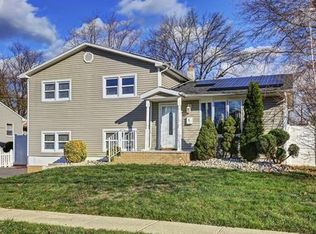 5 Baldwin Rd, Edison, NJ 08817