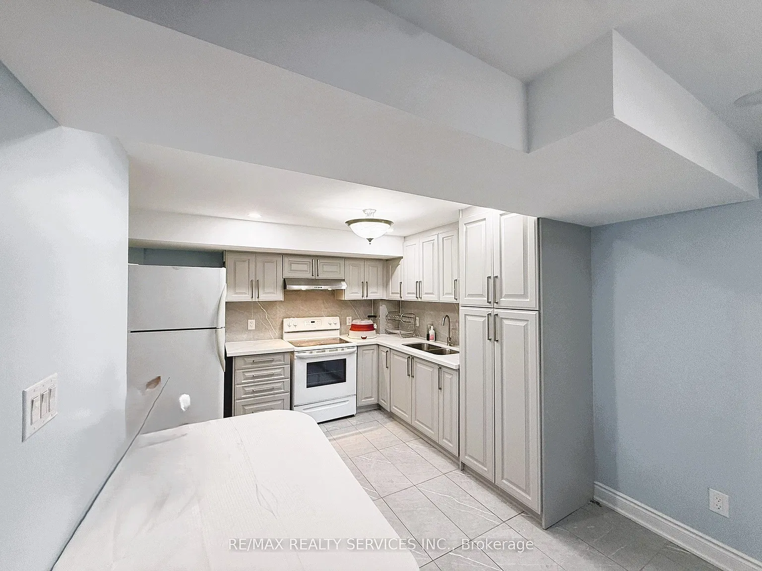 2 bed, $2,000 — Photo 3