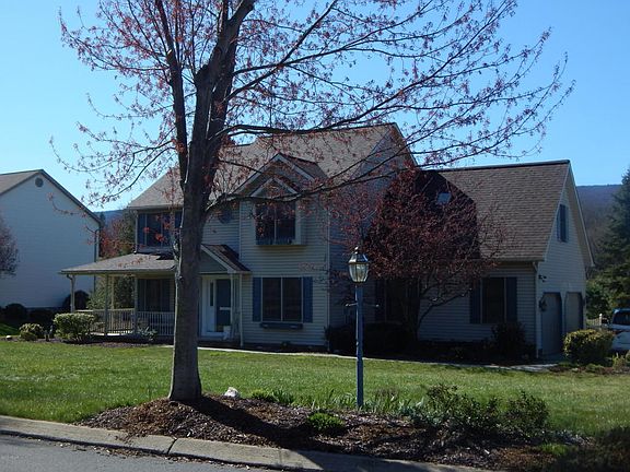 3rd image of 172 Woodland Ct
