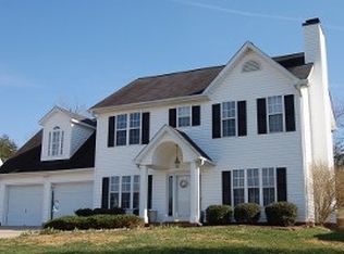 3823 Hunt Chase Dr, Greensboro, NC 27407