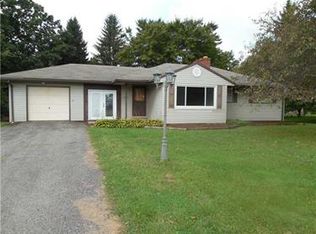 1020 S Keel Ridge Rd, Hermitage, PA 16148