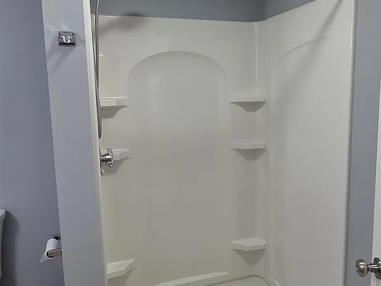 15 Bonnie Ln #R — Photo 27