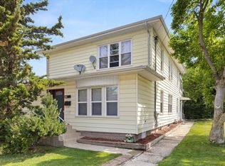 415 Fremont St, Lemont, IL 60439