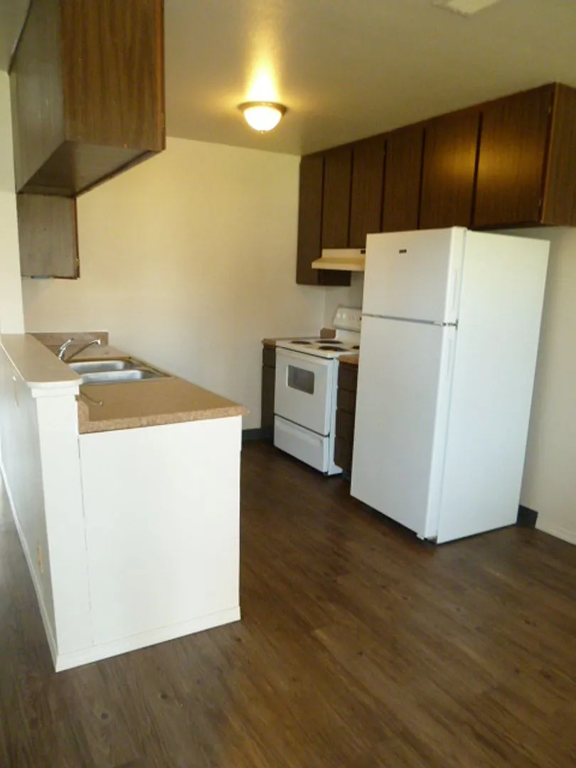 2380 Wilson — Photo 3