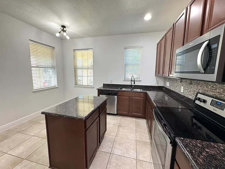 12784 Garridan Ave — Photo 11