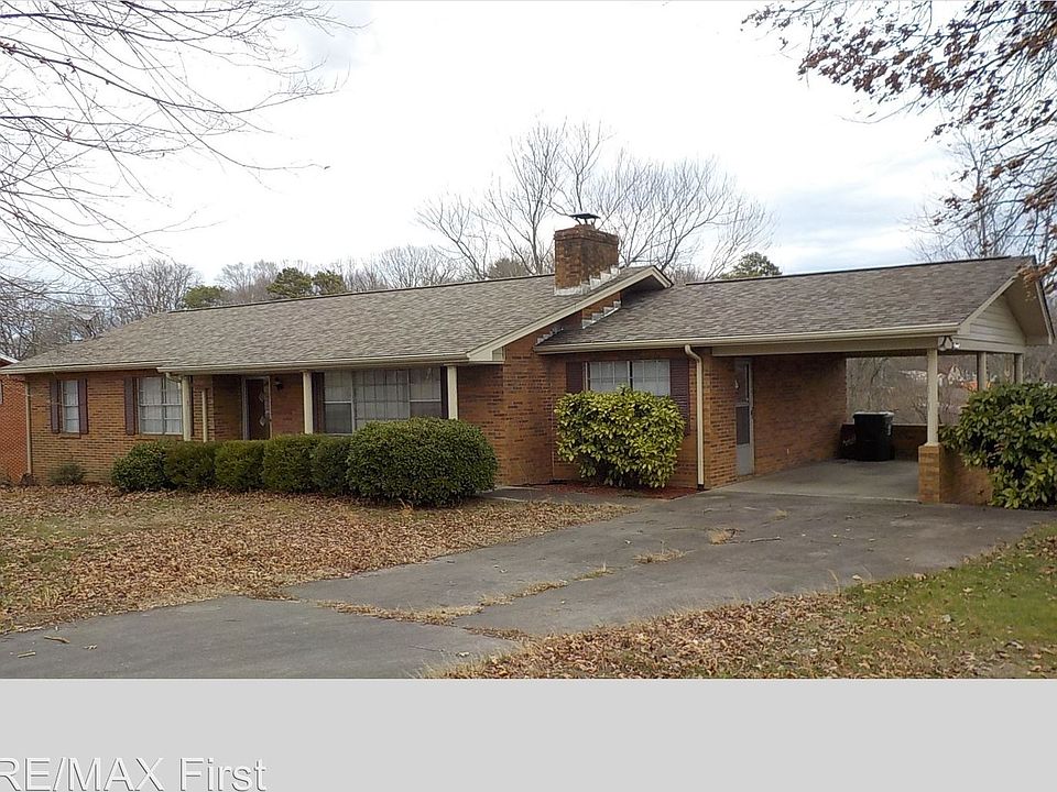 1st image of 2714 Woodland Dr