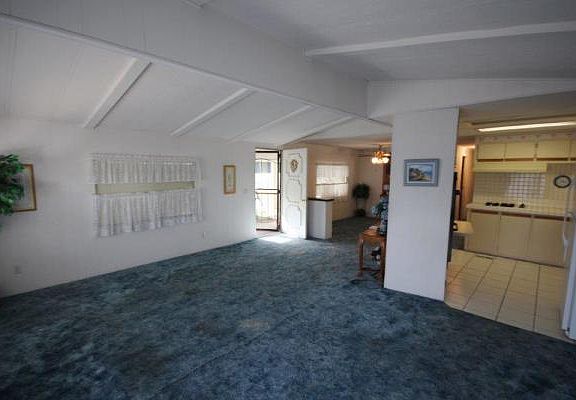 4th image of 504 8th Street Pl SE