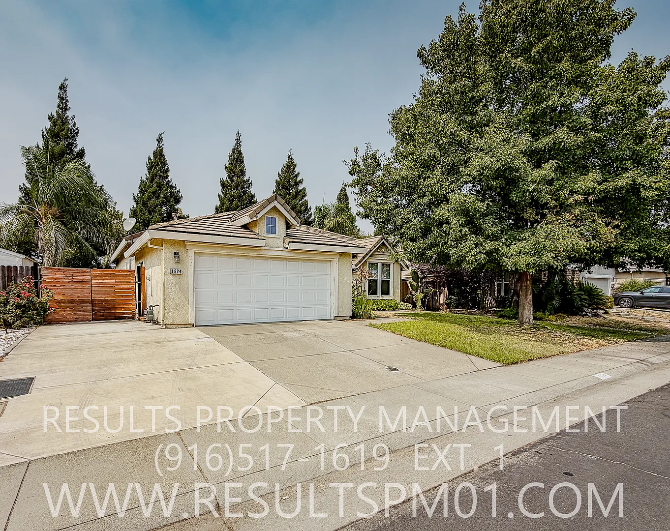Beautifully upgraded 3 bedroom Home — Photo 1